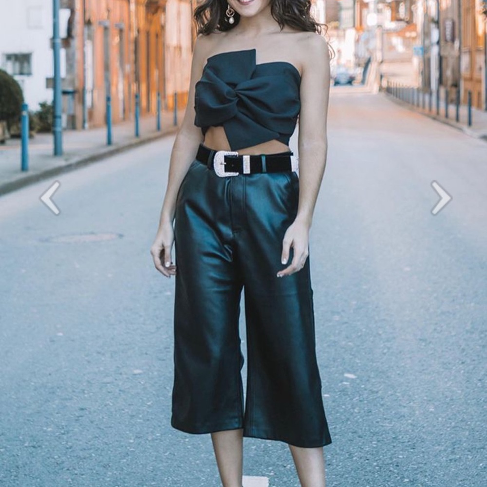 Chicwish Black Strapless Crop Top
